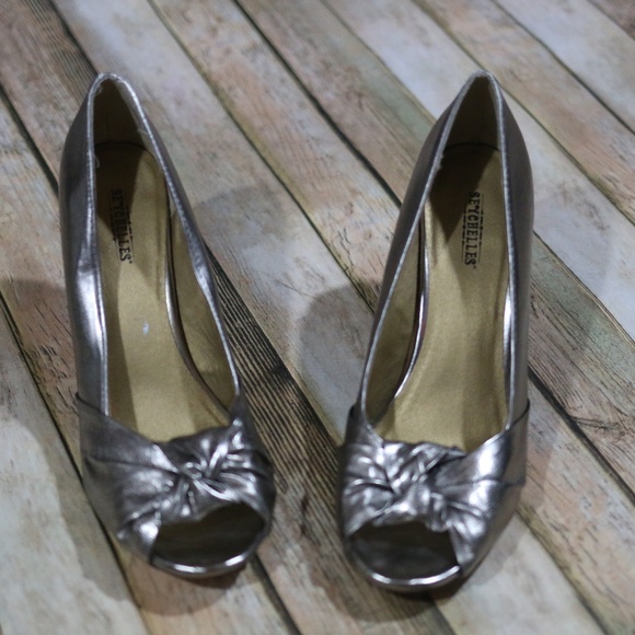 Seychelles Shoes - Seychelles Peep Toe Wedge Heel Sandal Metallic